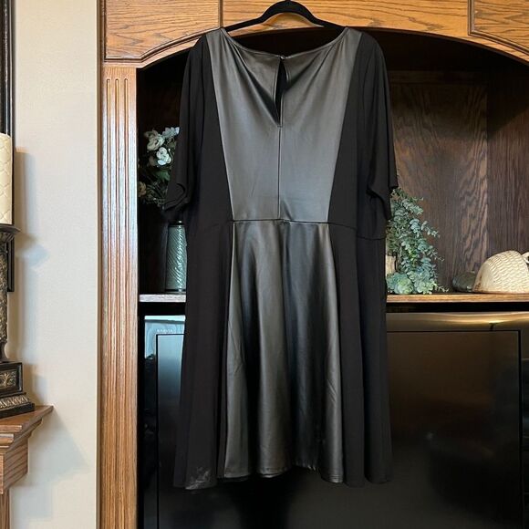 Worn 1x!  Black, Torrid Dress w/ Faux Leather.  Size 4 - Picture 2 of 3